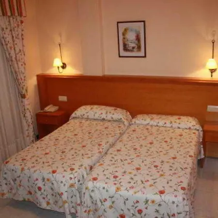 Hotel Combarro فندق كومبارو