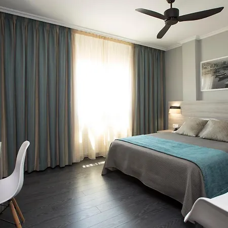 فندق Hotel Combarro