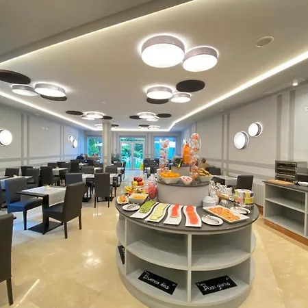 Hotel Combarro فندق