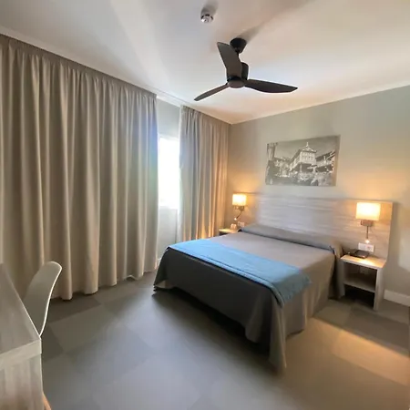 מלון Hotel Combarro