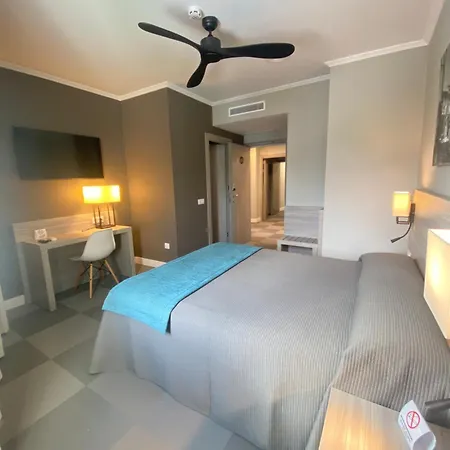 מלון Hotel Combarro