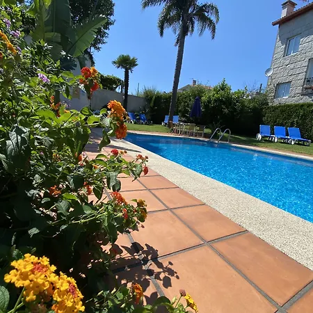 Hotel Combarro فندق