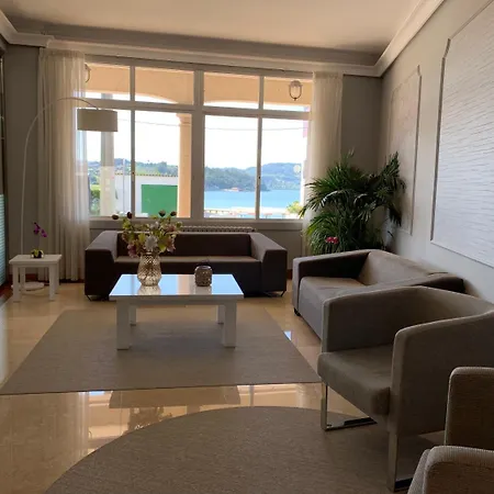 فندق Hotel Combarro كومبارو