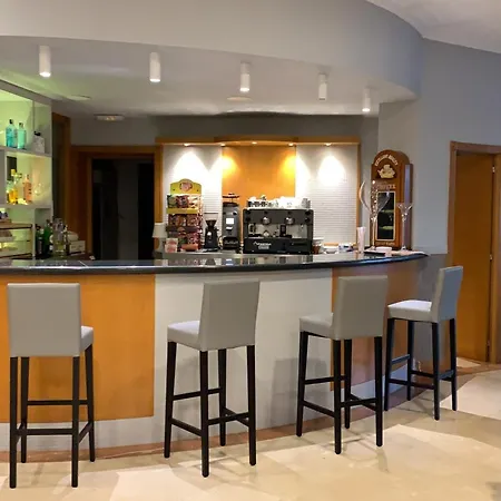 Hotel Combarro فندق كومبارو