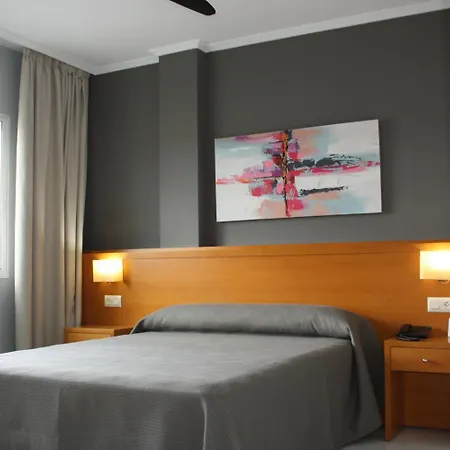 Hotel Combarro فندق كومبارو