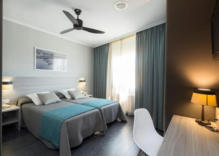 מלון Hotel Combarro