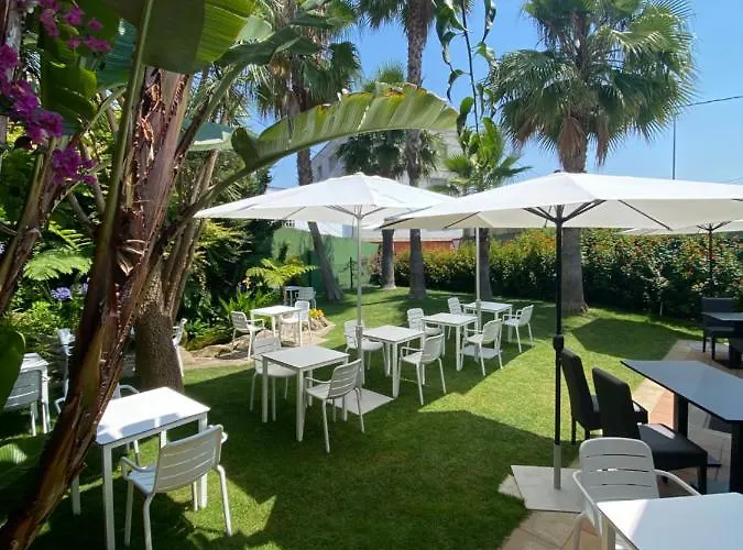 Hotel Combarro מלון *