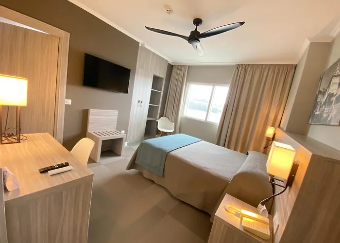 מלון Hotel Combarro