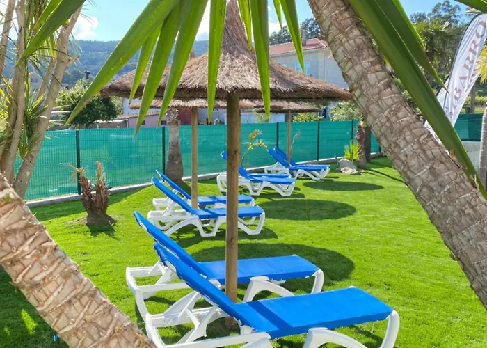 فندق Hotel Combarro *