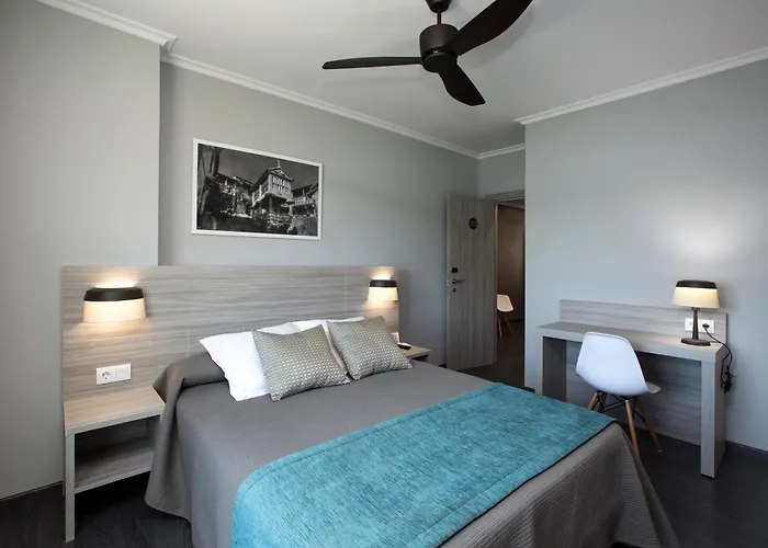 Hotel Combarro מלון *